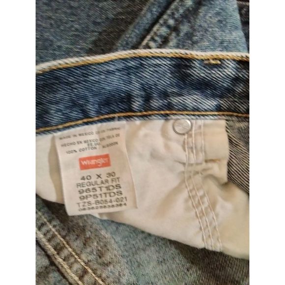 Two Pair of Wrangler Plus Size Jeans - Picture 4 of 7
